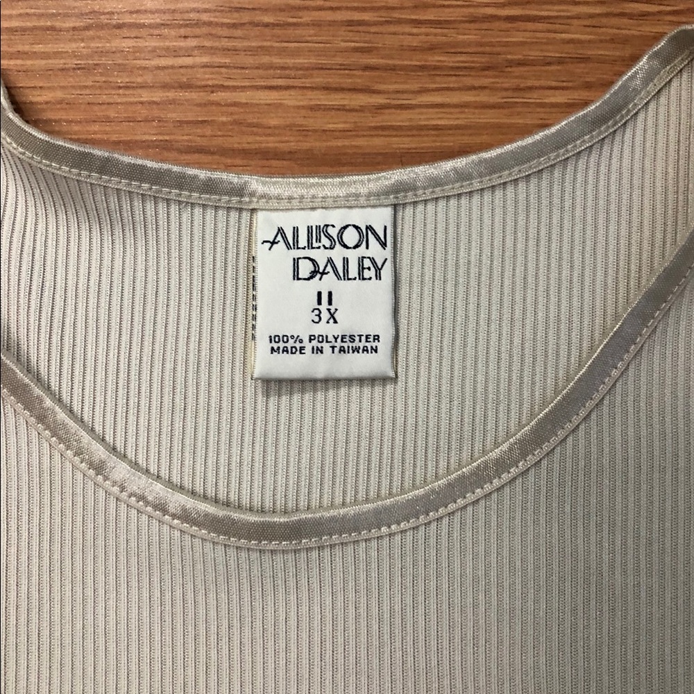 🎉2/$15🎉Allison Daley Plus Sz Sleeveless Shell - Picture 2 of 5